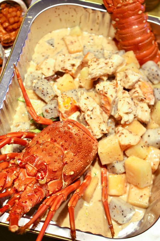 龙虾能和哈密瓜一起吃吗